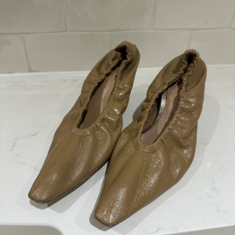 Bottega Veneta Tan Heels